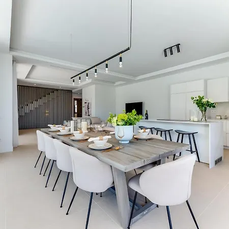 Monte Halcones: Marbella Getaway With Private Pool And Golf Valley Views Villa